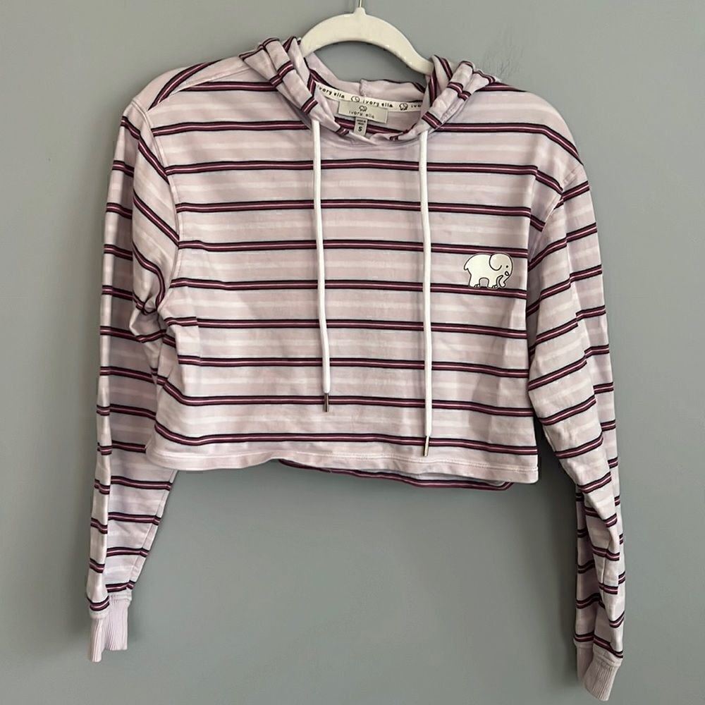 Ivory Ella Women’s Small cropped sweatshirt CUTE hoodie